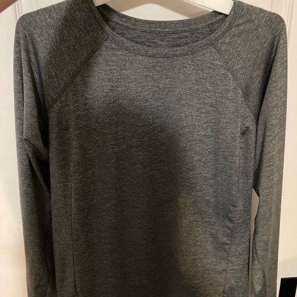 Tek Gear active long sleeved shirt in gray, size large - Picture 2 of 3